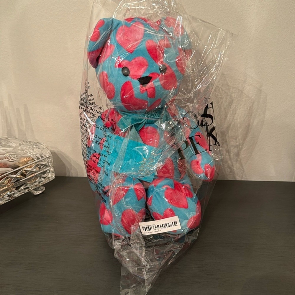 Posh Peanut Queen of Hearts Bear